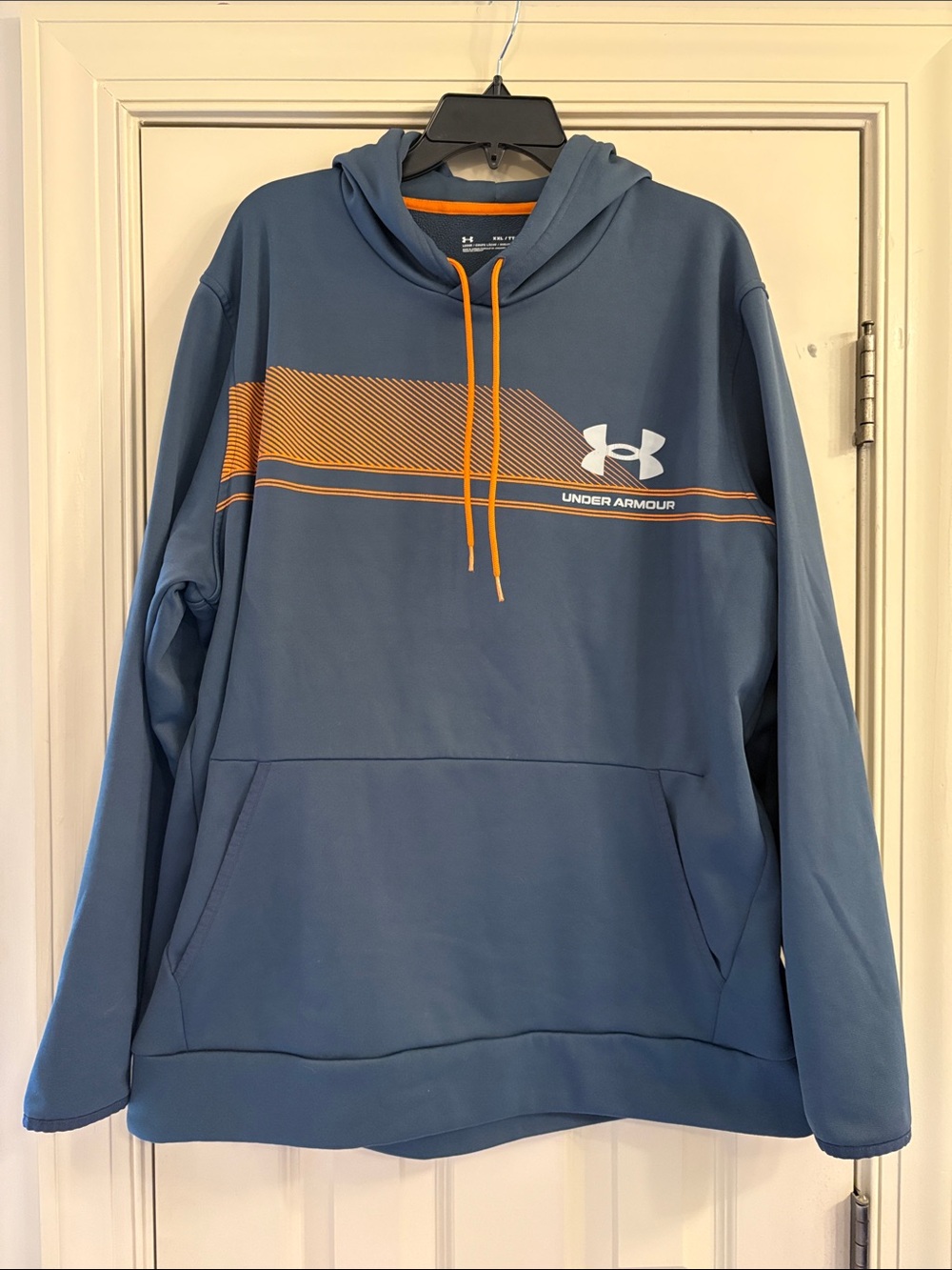 Under Armour Men’s gray Pullover Hoodie with Orange Accents
